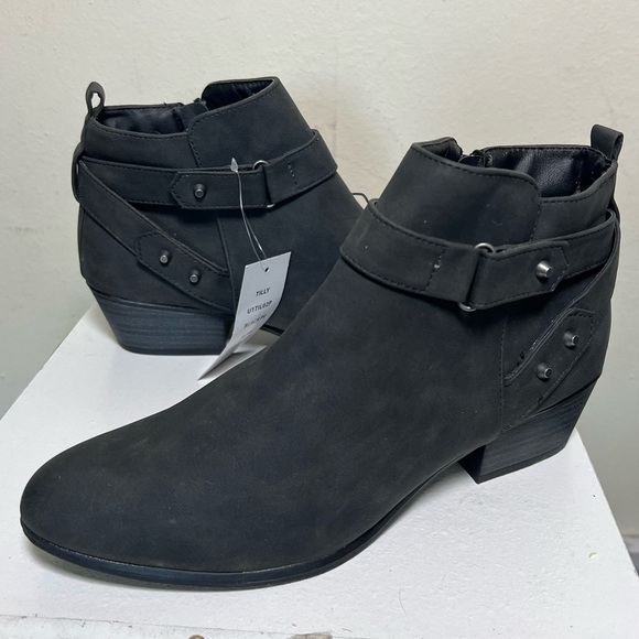 NWT UNIONBAY Tilly Black Buckle Side Zipper Short Heel Ankle Boots Sz 8.5 - Picture 1 of 10
